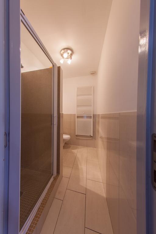 Mansard Apartment Antonovicha 4 キエフ 部屋 写真