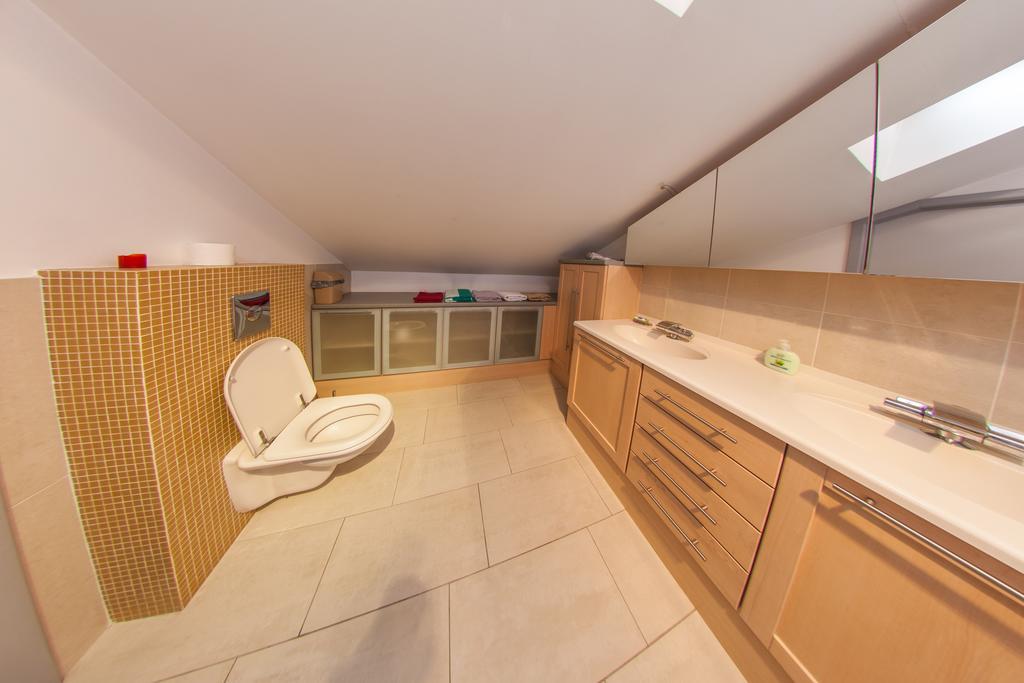 Mansard Apartment Antonovicha 4 キエフ 部屋 写真