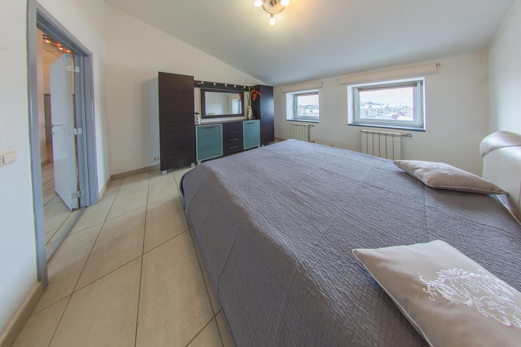 Mansard Apartment Antonovicha 4 キエフ エクステリア 写真
