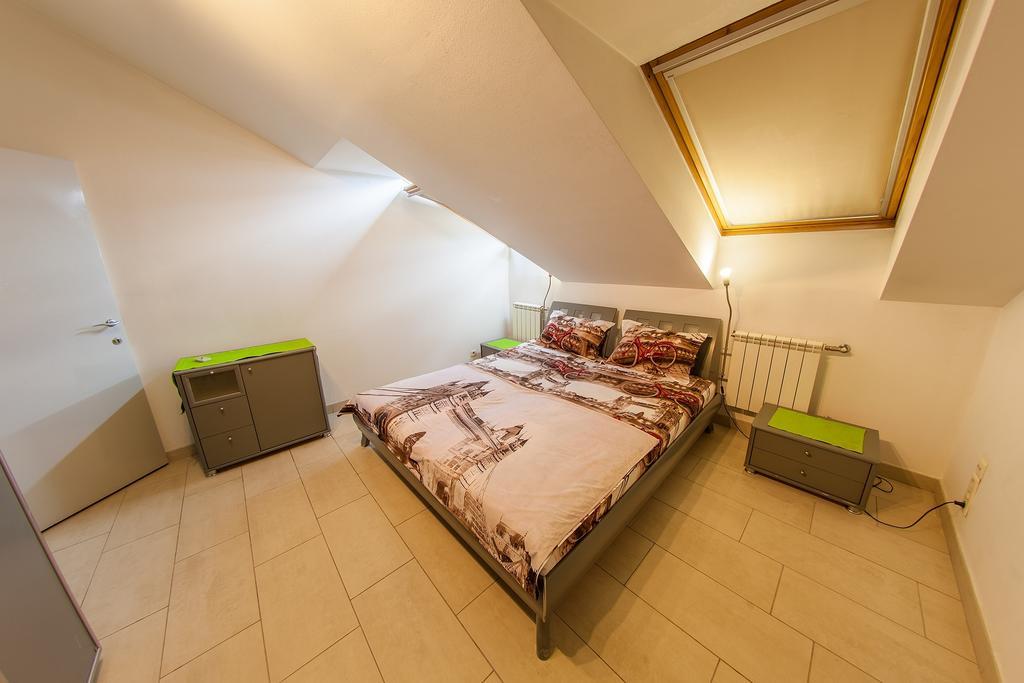 Mansard Apartment Antonovicha 4 キエフ エクステリア 写真