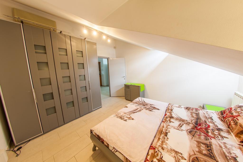 Mansard Apartment Antonovicha 4 キエフ エクステリア 写真